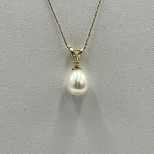 Vintage 14K Yellow Gold 8mm White Pearl Small Diamond Chip Classic Necklace